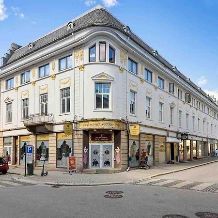 Moderne Leilighet Midt I Sentrum Av 腓特烈斯塔 外观 照片